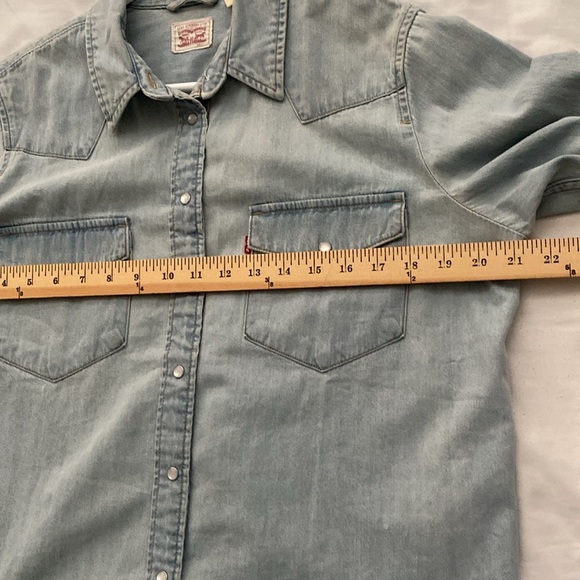 LEVI’S Women’s Pearl Snap Button Light Wash Western Shirt Size L - Picture 10 of 10